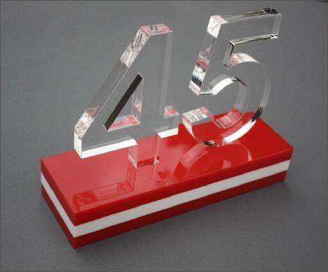 letras armadas con acrilicos